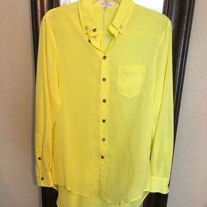 New. Never worn. Women’s blouse